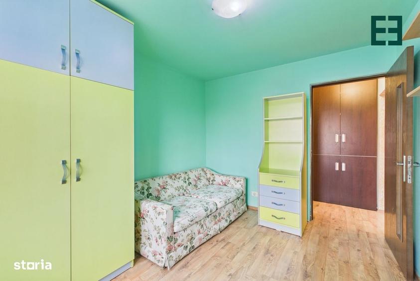 Apartament cu 4 camere semidecomandat în Micălaca