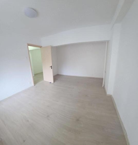 Garsonieră decomandată în Exterior Vest