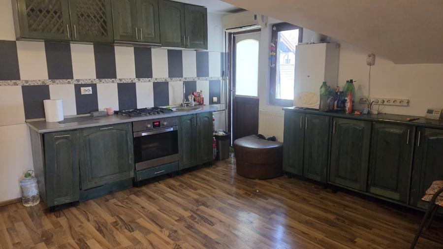 Apartament cu 3 camere decomandat în Ciurea