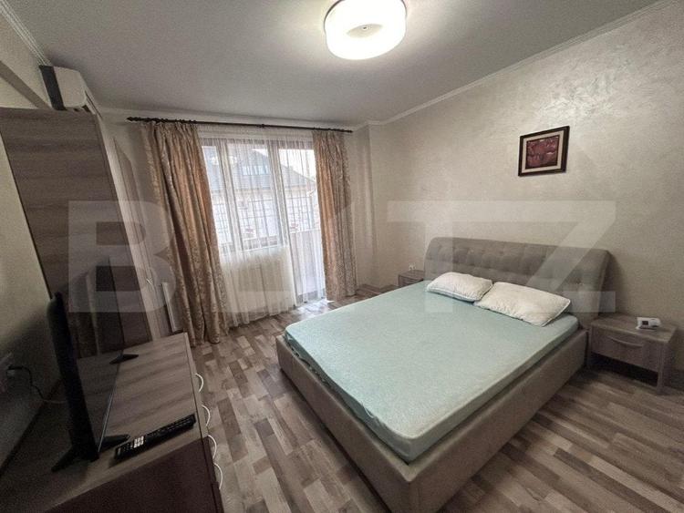 Apartament cu 4 camere semidecomandat, mobilat în Ultracentral