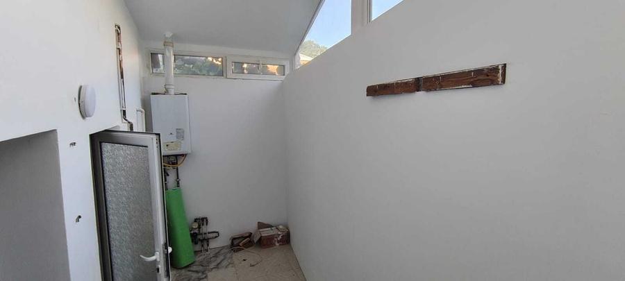 Casă cu 4 camere cu Teren 40 Mp în Central