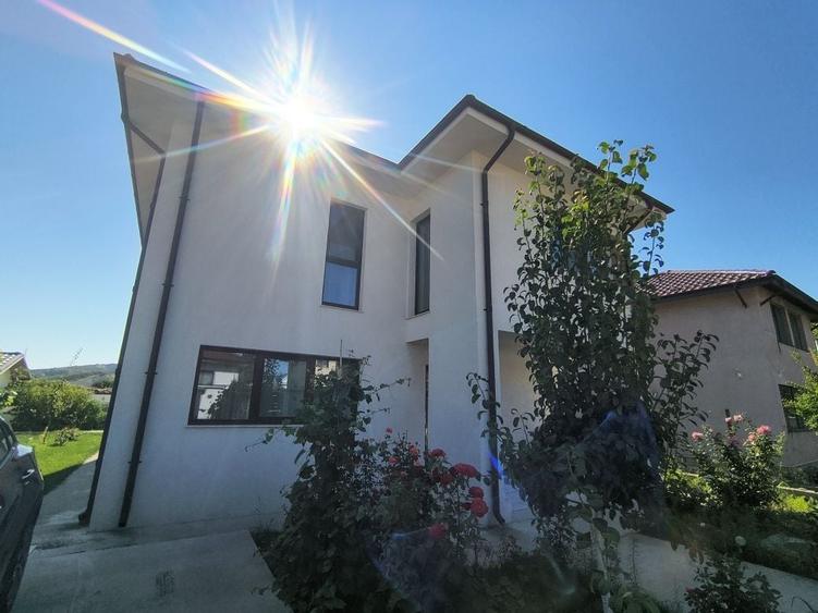 Casă cu 4 camere în Central