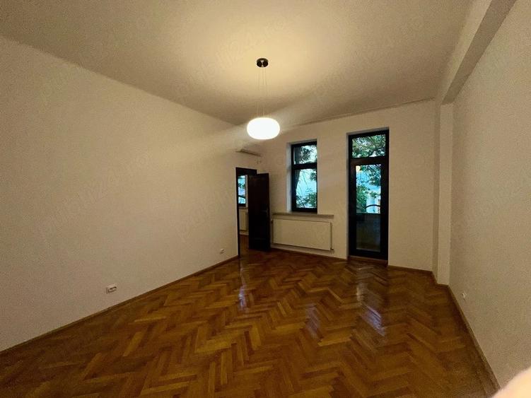 Apartament cu 4 camere decomandat în Grădina Icoanei