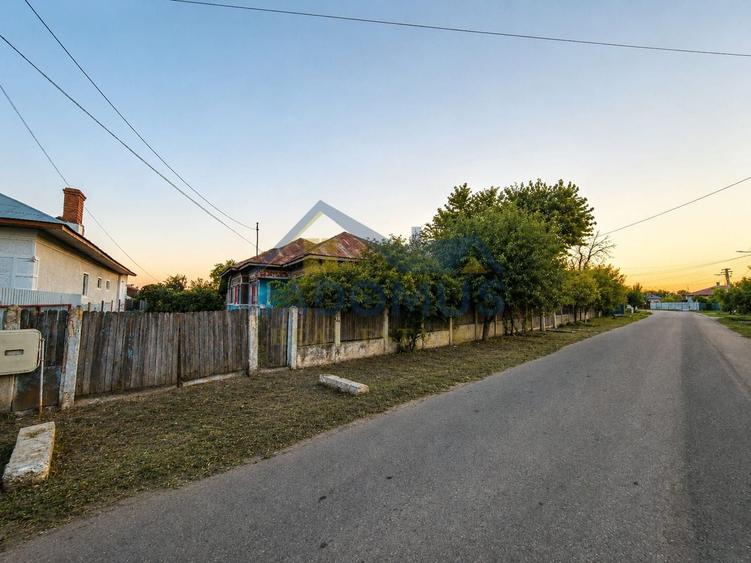 Casă 4 camere / 70 mp utili / teren 678 mp / Poienarii Rali - 4
