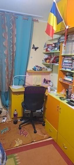 Apartament cu 3 camere decomandat în Tineretului