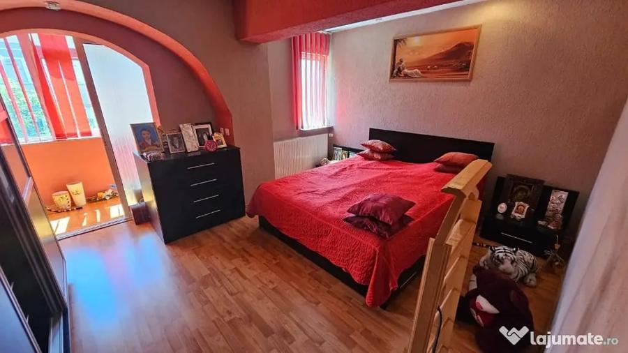 Apartament cu 4 camere decomandat în Găvana