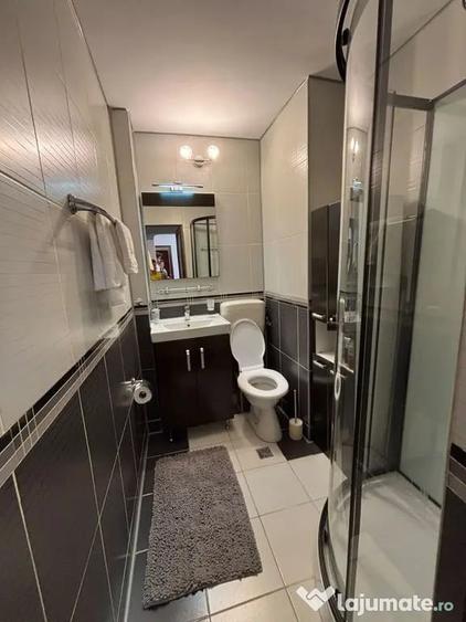 Apartament cu 4 camere decomandat în Central