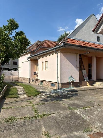 Casă individuală cu 4 camere cu Teren 750 Mp în Semicentral