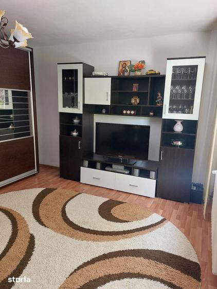 Apartament cu 3 camere decomandat în Nerva Traian