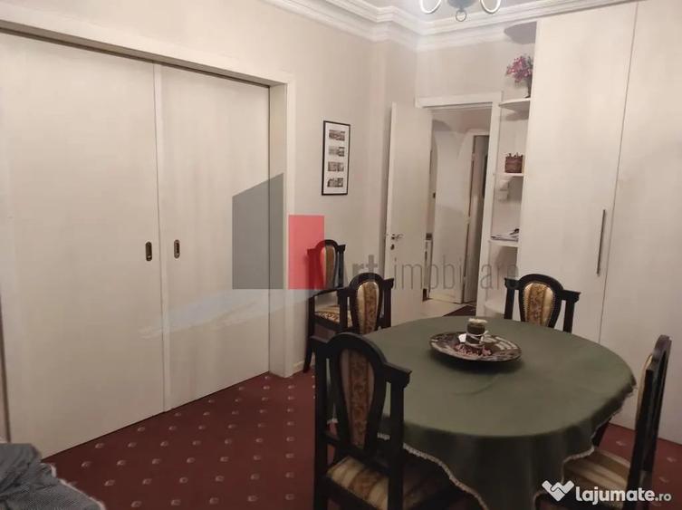 Apartament cu 3 camere semidecomandat în Universitate