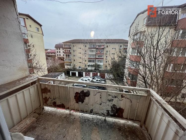 Apartament cu 4 camere decomandat, mobilat în Girocului