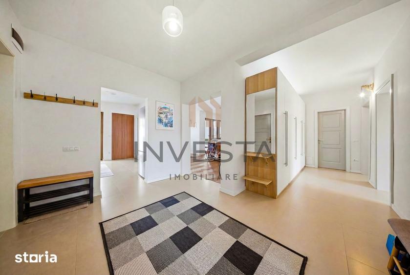 Apartament cu 4 camere semidecomandat, mobilat în Andrei Mureșanu