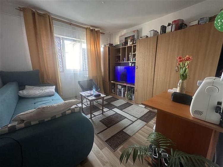 Apartament cu 2 camere decomandat, mobilat în Soarelui