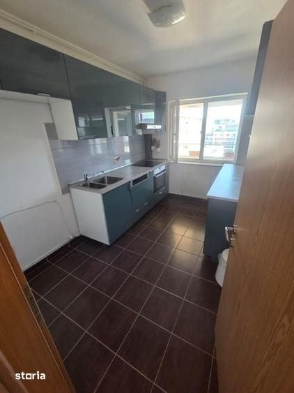 Apartament cu 3 camere în Tei