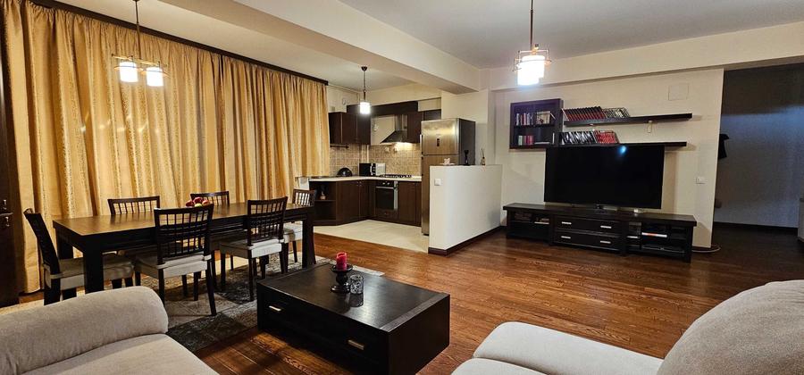 Apartament cu 3 camere decomandat în Central