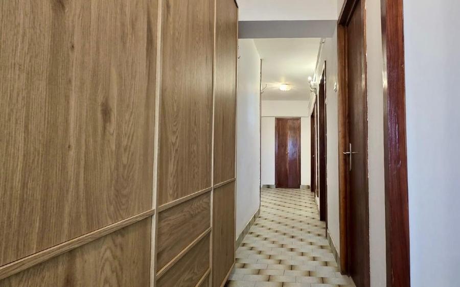 Apartament cu 3 camere decomandat, mobilat în Central