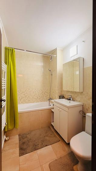 Apartament cu 3 camere semidecomandat, mobilat în Mazepa 1
