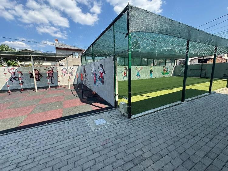 Casă cu Teren 700 Mp în Central