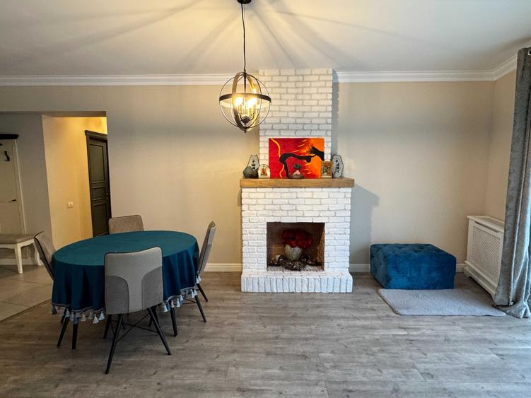 Apartament cu 3 camere decomandat în Drumul Carului