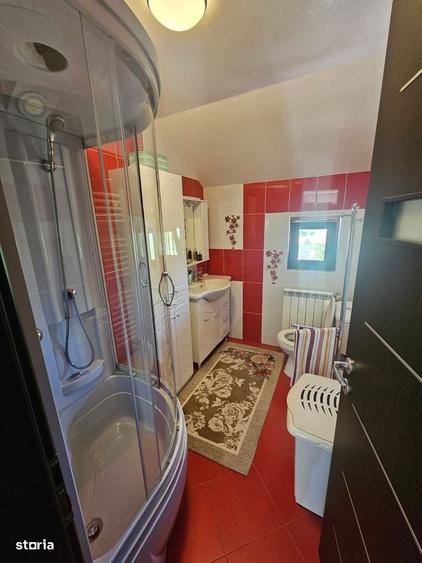 Casă cu 4 camere cu Teren 500 Mp în Lețcani