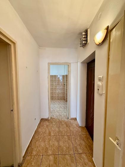 Apartament cu 4 camere decomandat în Piața Centrală