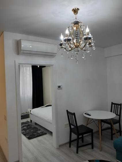 Apartament cu 2 camere decomandat în Micro 17