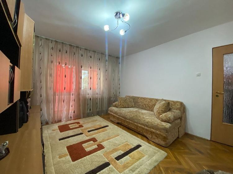 Apartament cu 2 camere semidecomandat, mobilat în Mănăștur