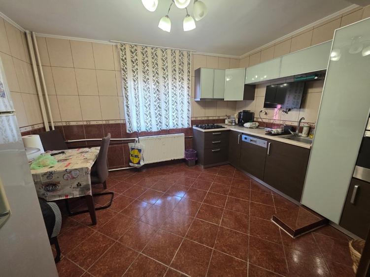 Apartament cu 2 camere decomandat în Vitan Mall