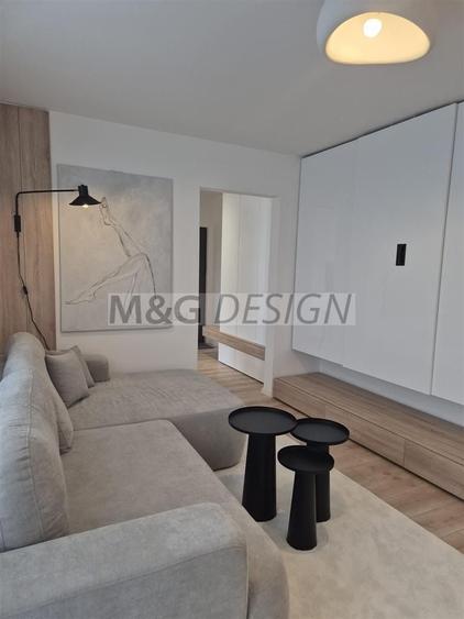 Apartament cu 3 camere semidecomandat, mobilat în Circumvalațiunii