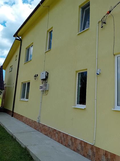 Casă cu Teren 1400 Mp în Lepșa