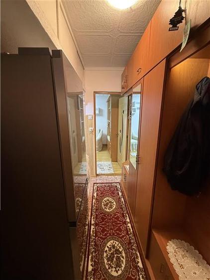 Apartament cu 2 camere semidecomandat în Km 4-5