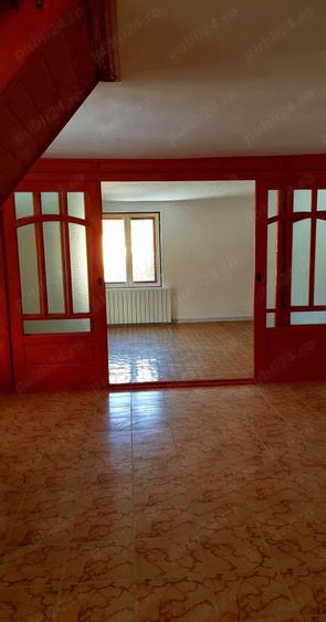 Casă cu 6 camere cu Teren 3659 Mp în Breaza de Sus