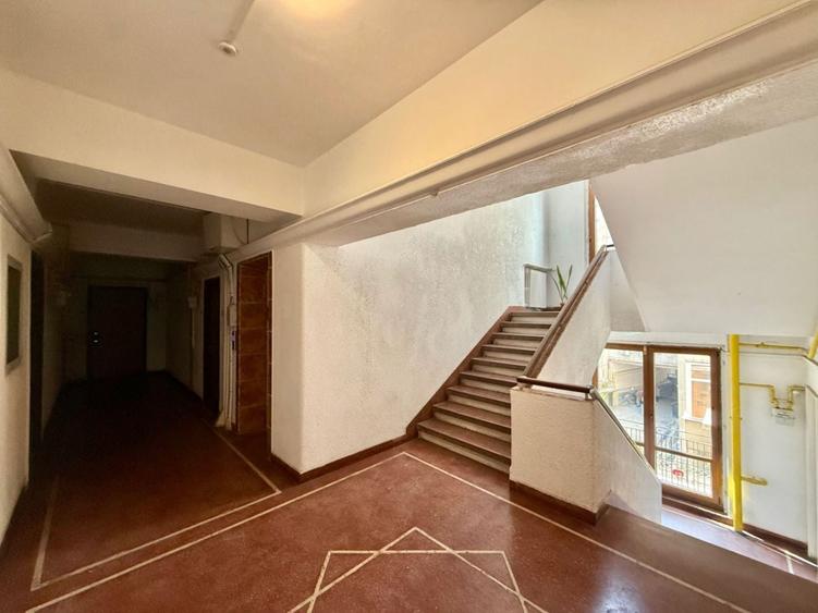 Apartament cu 4 camere în P-ța Romană