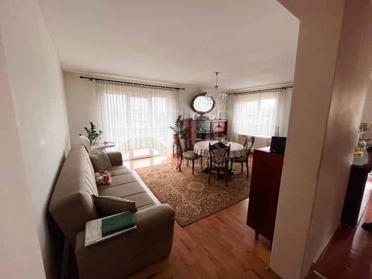 Apartament cu 5 camere semidecomandat în Bulgaria