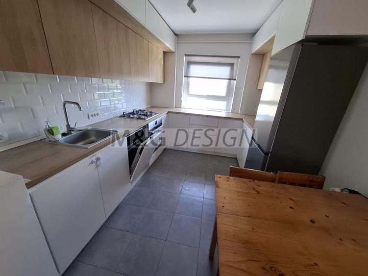 Apartament cu 3 camere decomandat, mobilat în Dâmbovița