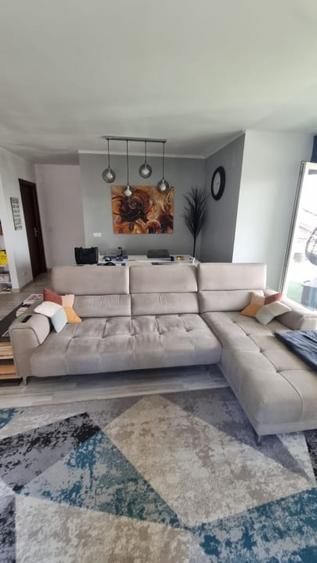 Apartament cu 3 camere semidecomandat în Odăi