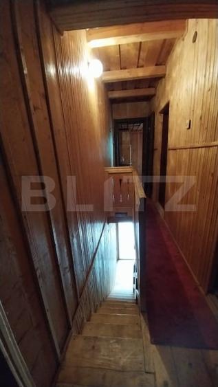 Casă individuală cu 6 camere cu Canalizare în Vest