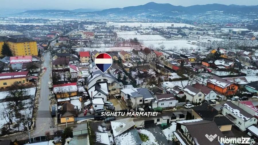 Casă cu 10 camere cu Teren 750 Mp în Central