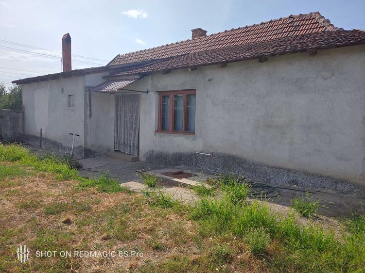 Casă cu 3 camere în Semlac