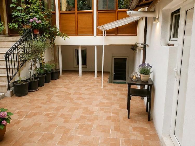 Apartament cu 2 camere semidecomandat, mobilat în Polonă