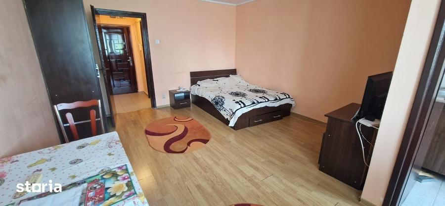 Garsonieră decomandată în Dobroești
