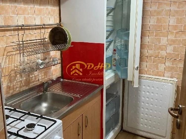 Apartament cu 2 camere semidecomandat în Tătărași