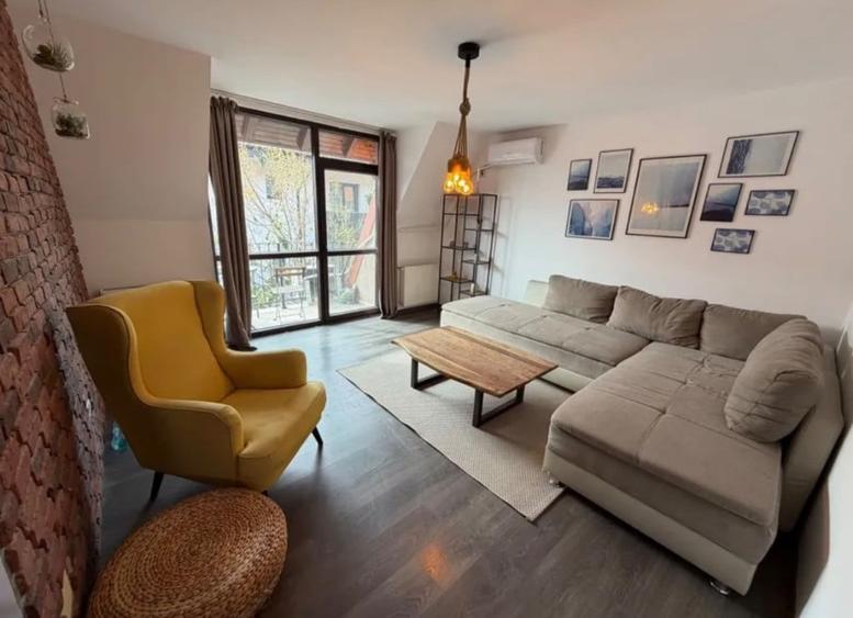 Apartament cu 3 camere decomandat în Dobroești