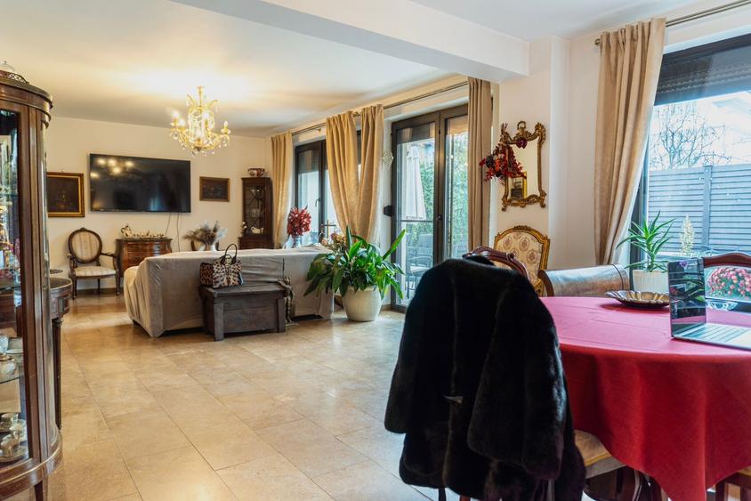 Casă cu 4 camere cu Garaj în Pipera