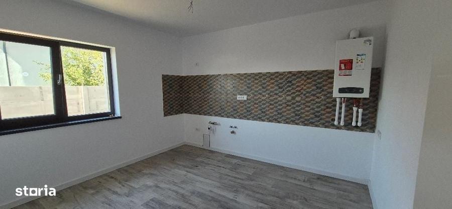 Casă cu 4 camere în Clinceni