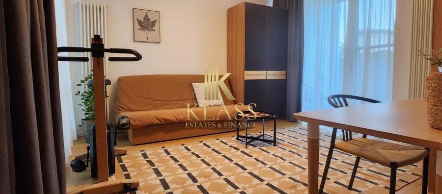 Apartament cu 3 camere decomandat, mobilat în Victoriei
