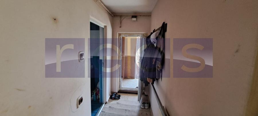 Casă individuală cu 5 camere cu Canalizare în Central