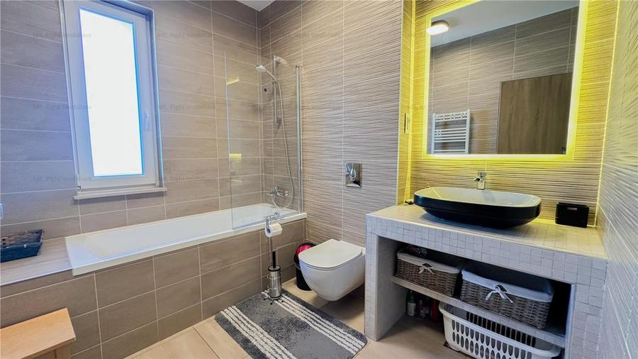 Apartament cu 2 camere decomandat, mobilat în Tractorul