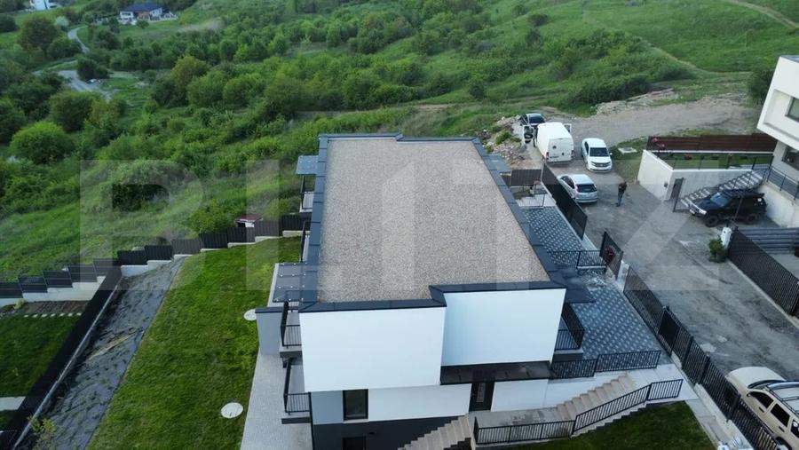Duplex cu 5 camere cu Canalizare în Dezmir