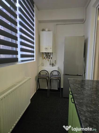 Apartament cu 2 camere decomandat în Roșu